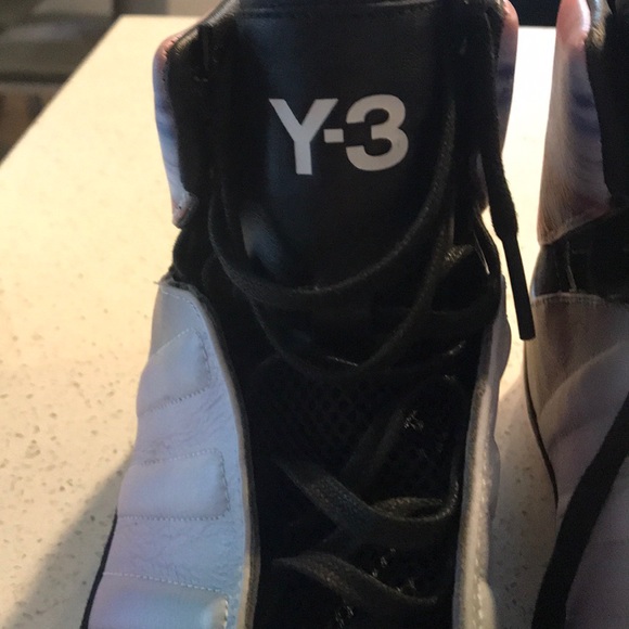 Y-3 Size 9.5 . Only worn once . - Picture 3 of 3